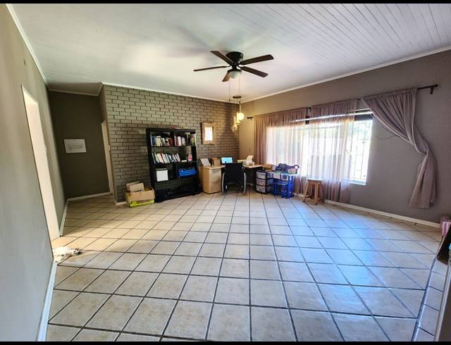 3 BEDROOM FREEHOLD FOR SALE IN CASHAN
